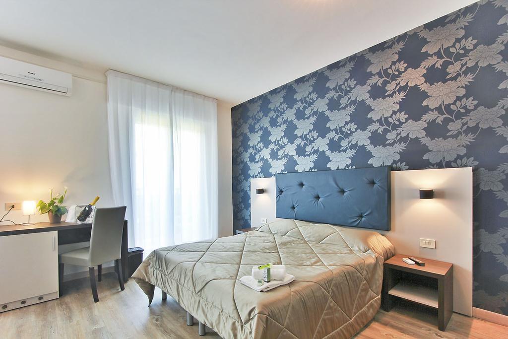 Hotel Gambrinus Lignano Sabbiadoro Exterior photo