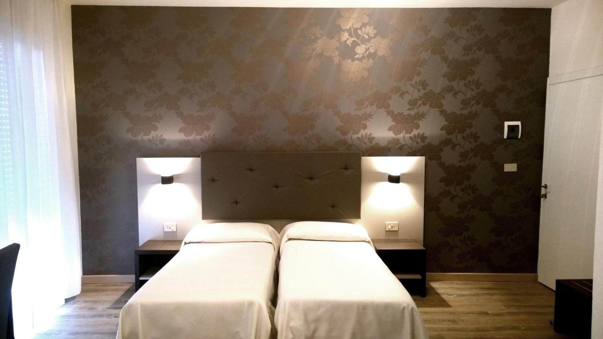 Hotel Gambrinus Lignano Sabbiadoro Room photo